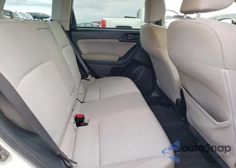 2017 Subaru Forester 2.5I Premium z USA, uszkodzony, nr VIN JF2SJAGC2HH512885